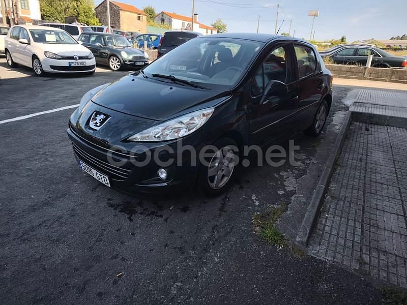 Usado Peugeot 207 95 CV (69 kW) 2010 Negro Berlina