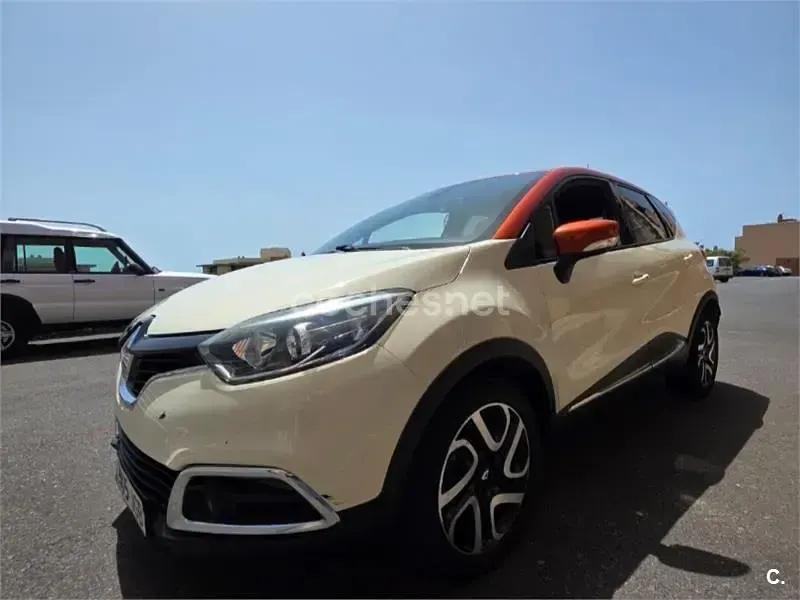 Usado Renault Captur Zen 90 CV (66 kW) 2015 Blanco SUV