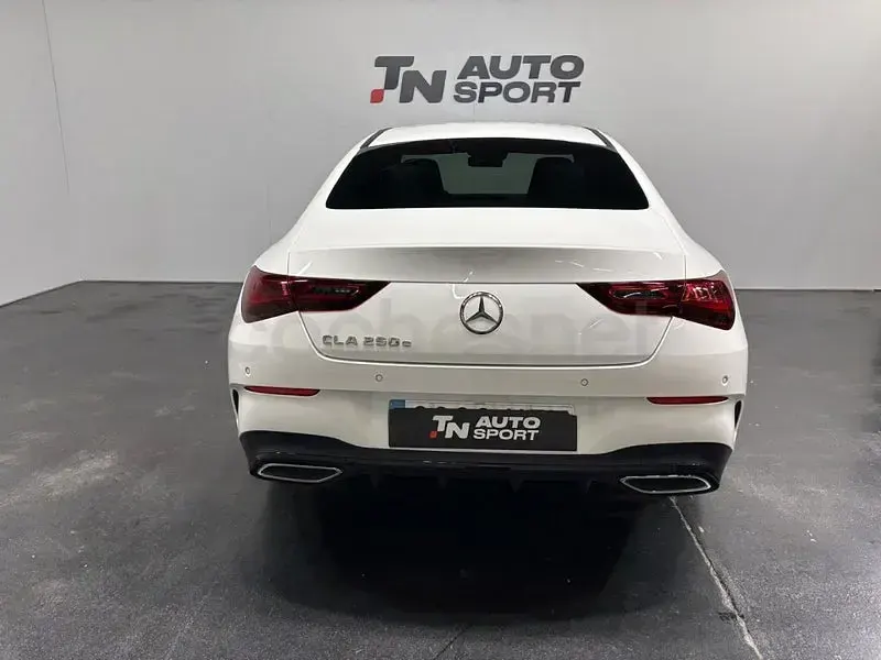 Usado Mercedes CLA250e 218 CV (160 kW) 2025 Blanco Coupe
