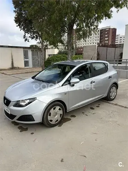 Usado Seat Ibiza Style 85 CV (62 kW) 2011 Gris / plata Berlina