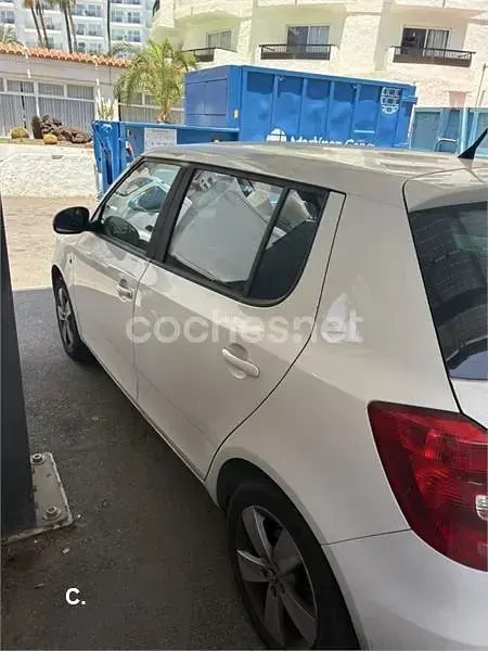 Usado Skoda Fabia Ambition 90 CV (66 kW) 2014 Blanco Berlina