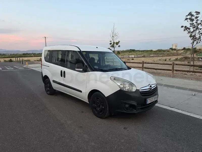 Usado Opel Combo Expression 90 CV (66 kW) 2014 Blanco Monovolumen