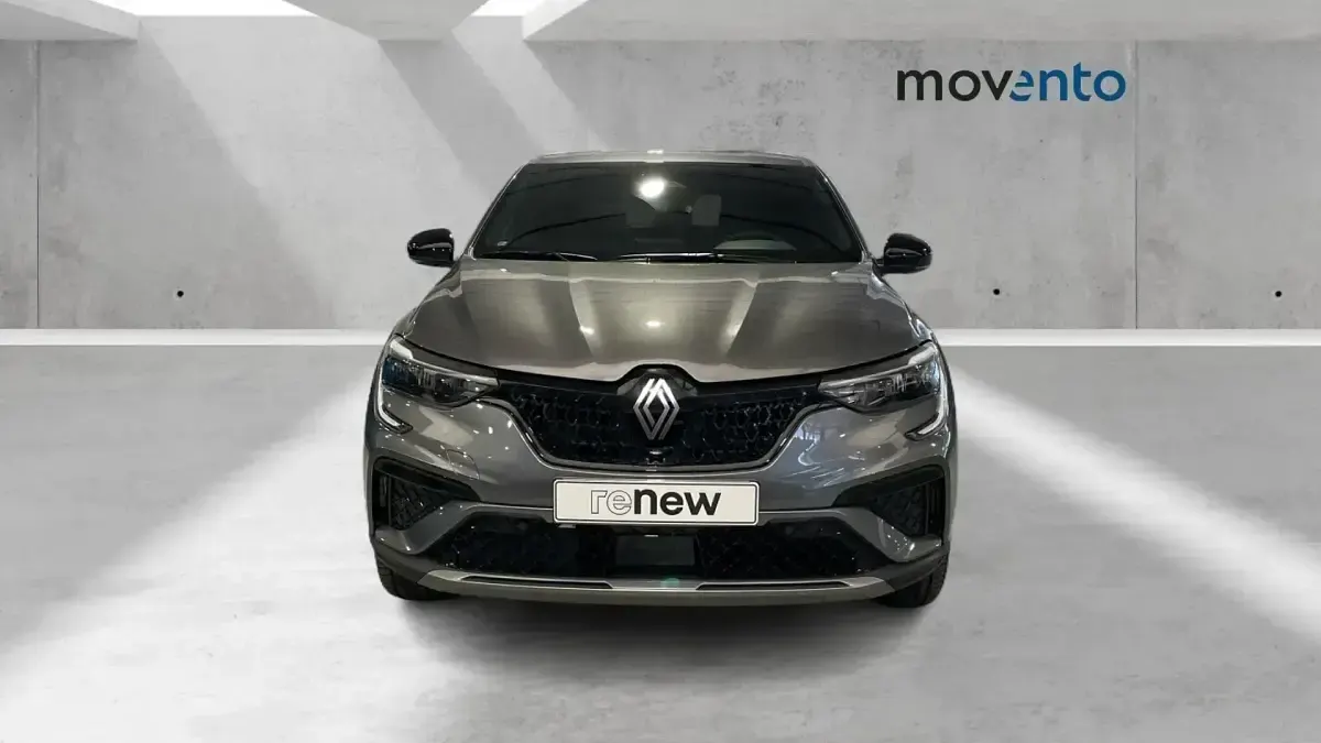 Usado Renault Arkana Techno 145 CV (106 kW) 2025 Gris / plata SUV