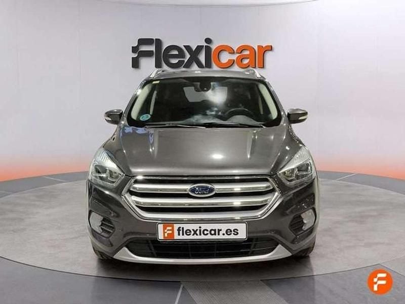 Usado Ford Kuga Trend+ 120 CV (88 kW) 2018 Gris SUV