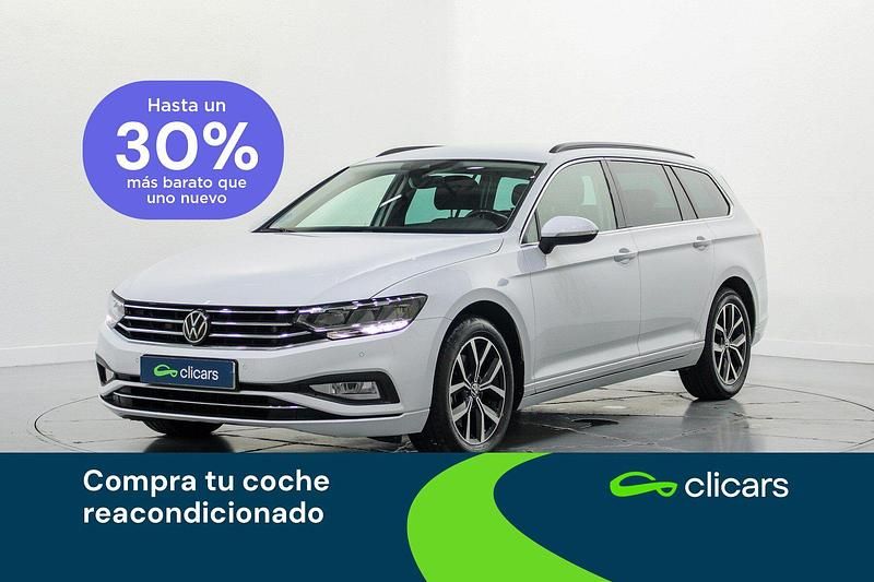 Blanco Usado 2022 VW Passat Executive Familiar | 20.490 € (Precio justo) - Imagen 1/4