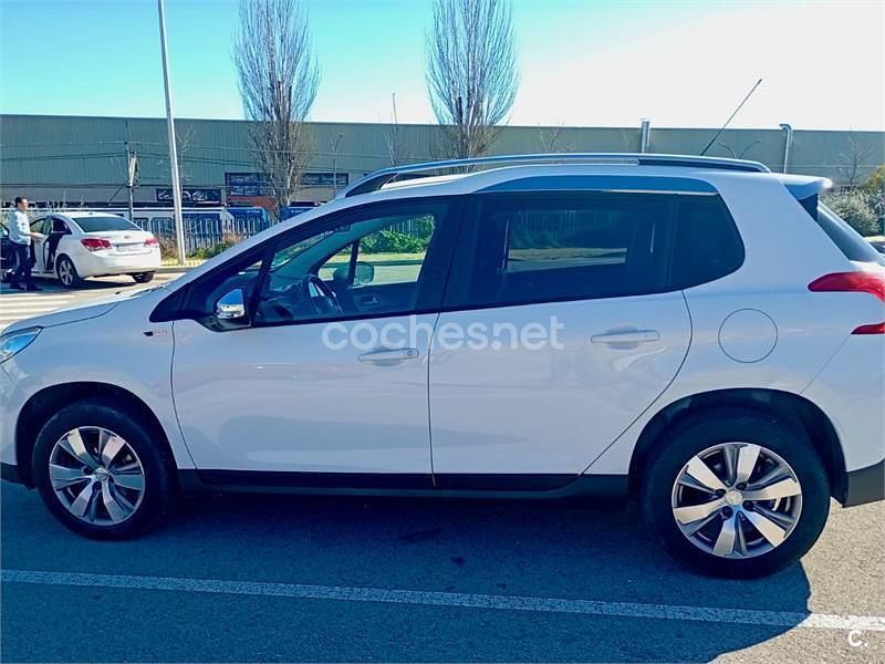 Usado Peugeot 2008 Style 100 CV (73 kW) 2016 Blanco SUV