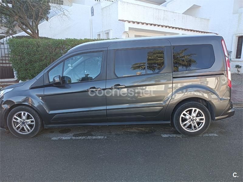 Usado Ford Grand Tourneo Connect Titanium 120 CV (88 kW) 2018 Gris / plata Monovolumen
