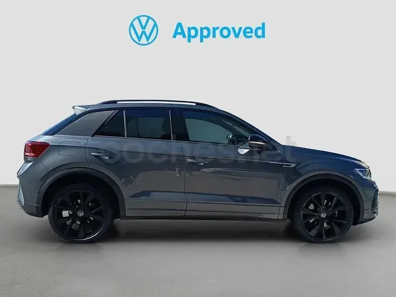 Usado VW T-Roc R-line 150 CV (110 kW) 2023 Gris / plata SUV