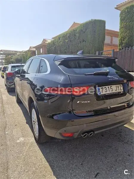 Usado Jaguar F-Pace Prestige 180 CV (132 kW) 2017 Negro SUV
