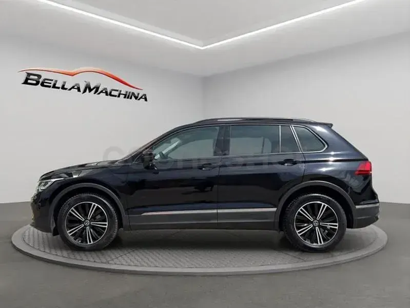 Usado VW Tiguan Life 150 CV (110 kW) 2023 Negro SUV