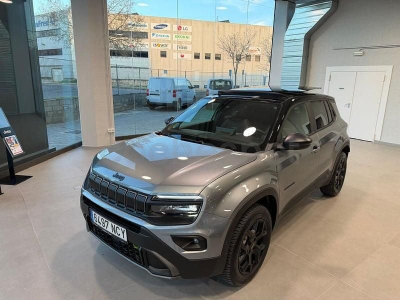 Usado Jeep Avenger Overland 145 CV (106 kW) 2025 Gris / plata SUV