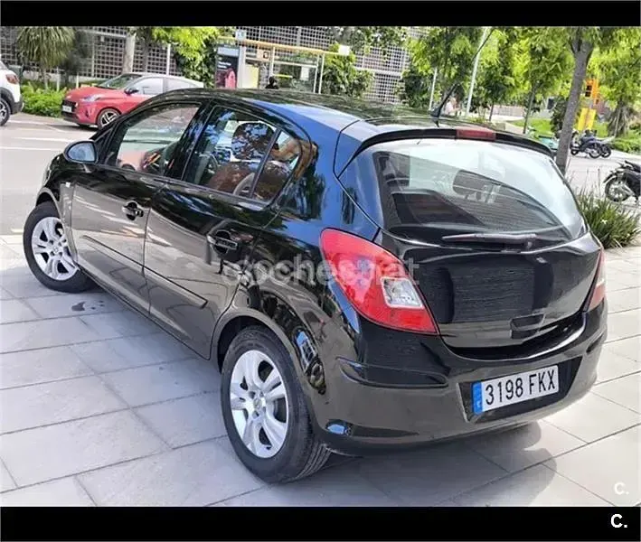 Usado Opel Corsa Cosmo 90 CV (66 kW) 2007 Negro Utilitario