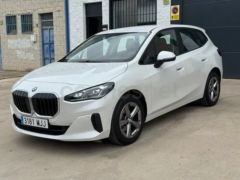 Usado BMW 218 150 CV (110 kW) 2023 Blanco Familiar