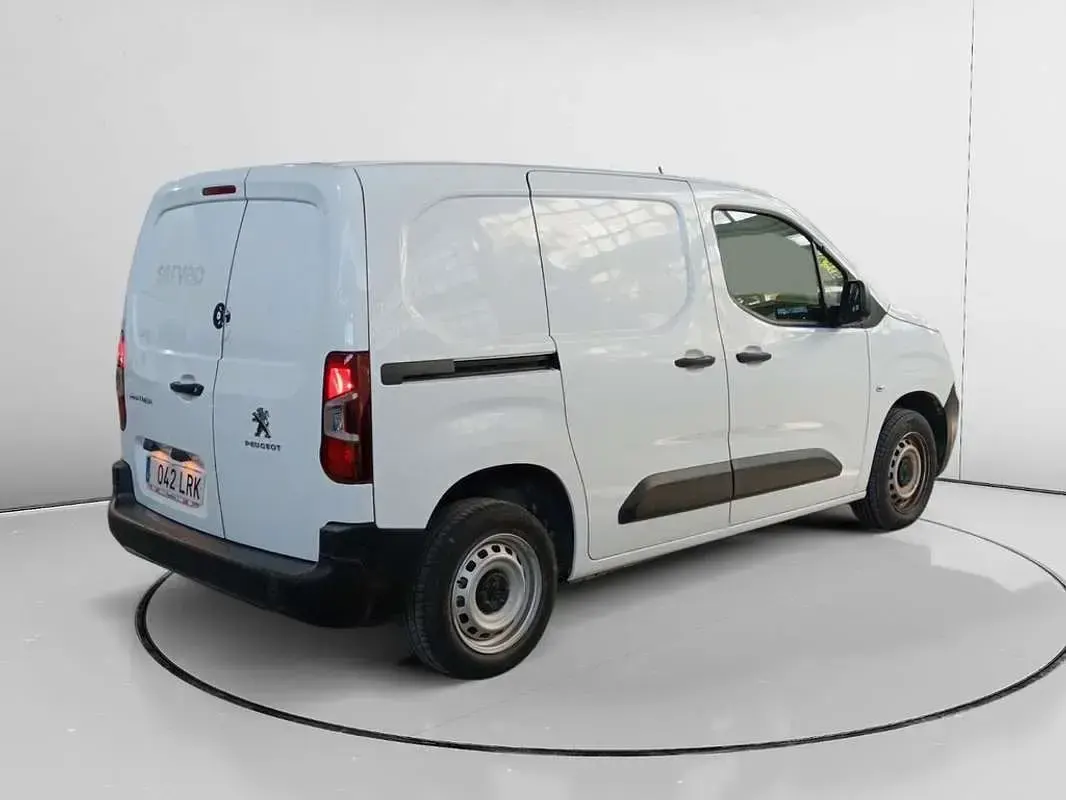 Usado Peugeot Partner S 102 CV (75 kW) 2021 Blanco Monovolumen