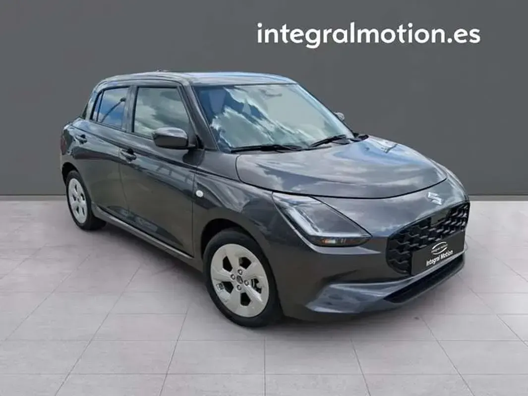 Usado Suzuki Swift 82 CV (60 kW) 2026 Gris Utilitario