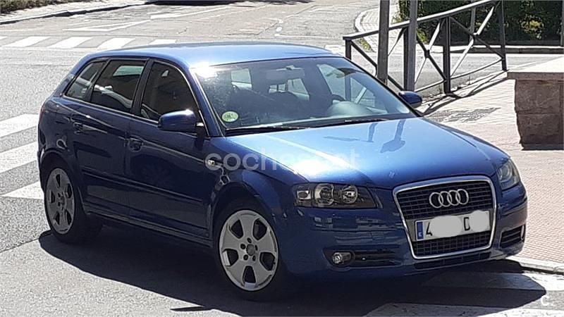 Usado Audi A3 Ambition 140 CV (102 kW) 2005 Azul Utilitario