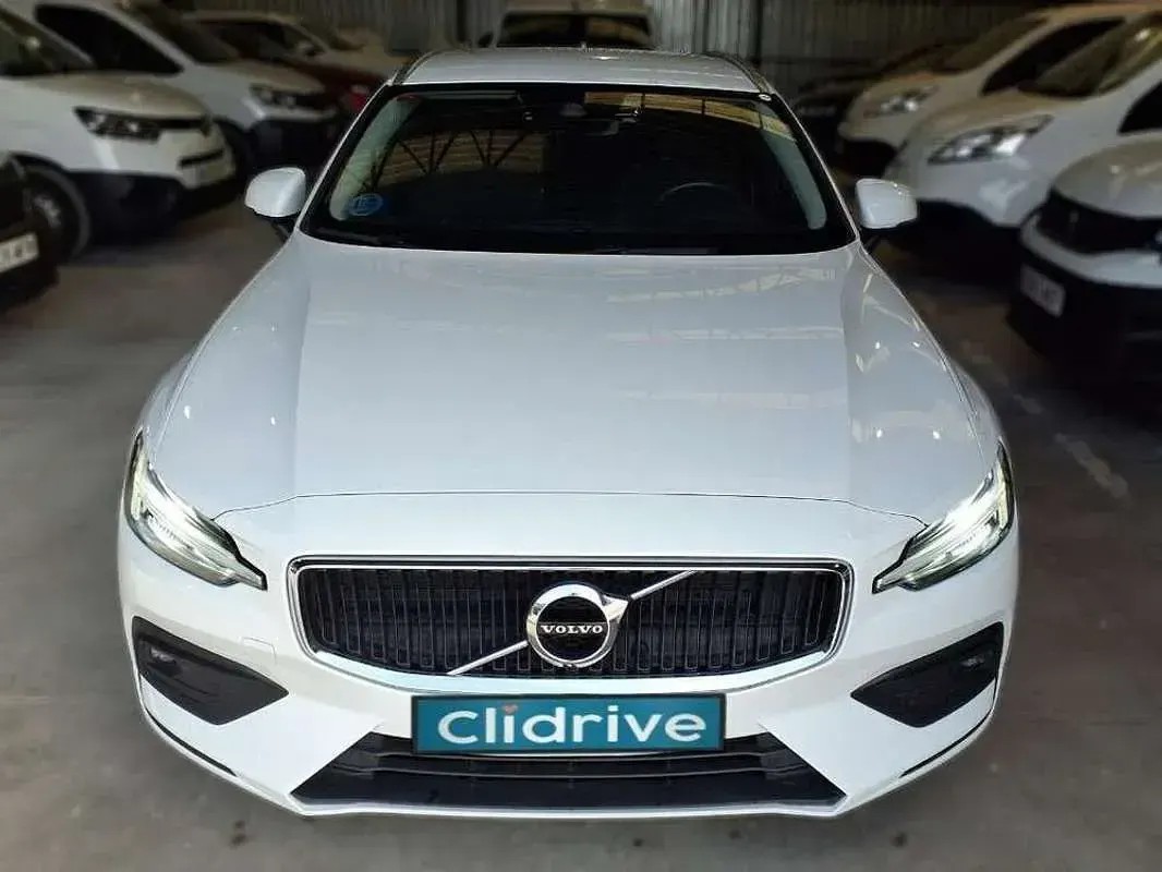 Usado Volvo V60 Momentum 197 CV (144 kW) 2021 Blanco Familiar