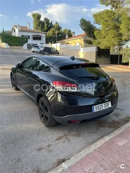 Usado Renault Mégane Dynamique 130 CV (95 kW) 2009 Negro Berlina