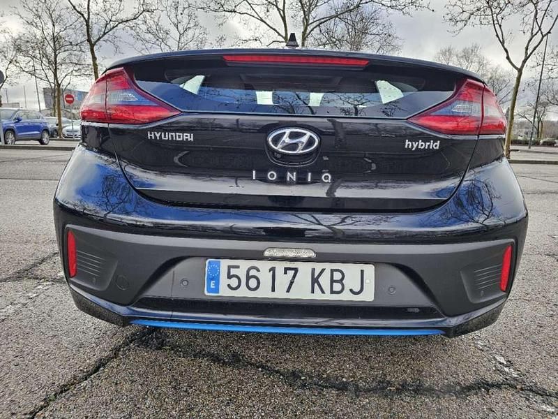 Usado Hyundai Ioniq 141 CV (103 kW) 2018 Negro Utilitario