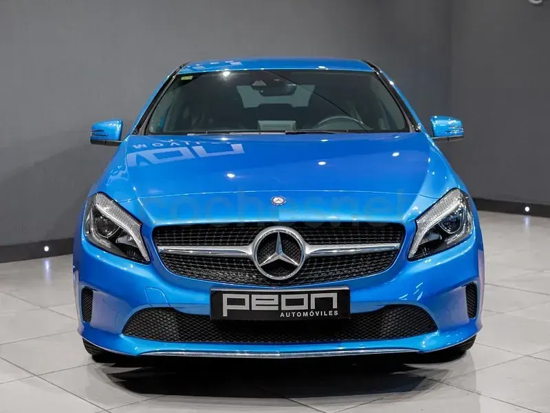 Usado Mercedes A200 Urban 136 CV (100 kW) 2016 Azul Berlina