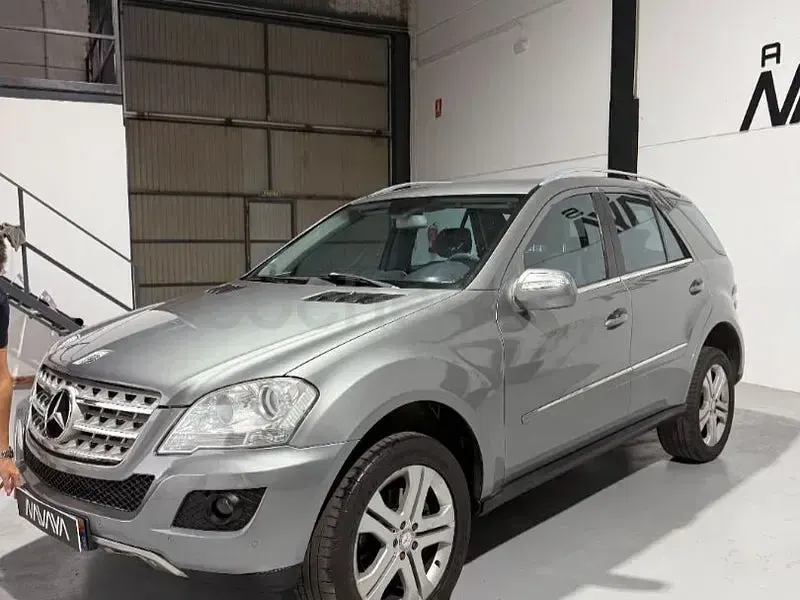 Usado Mercedes ML350 211 CV (155 kW) 2010 Gris / plata SUV