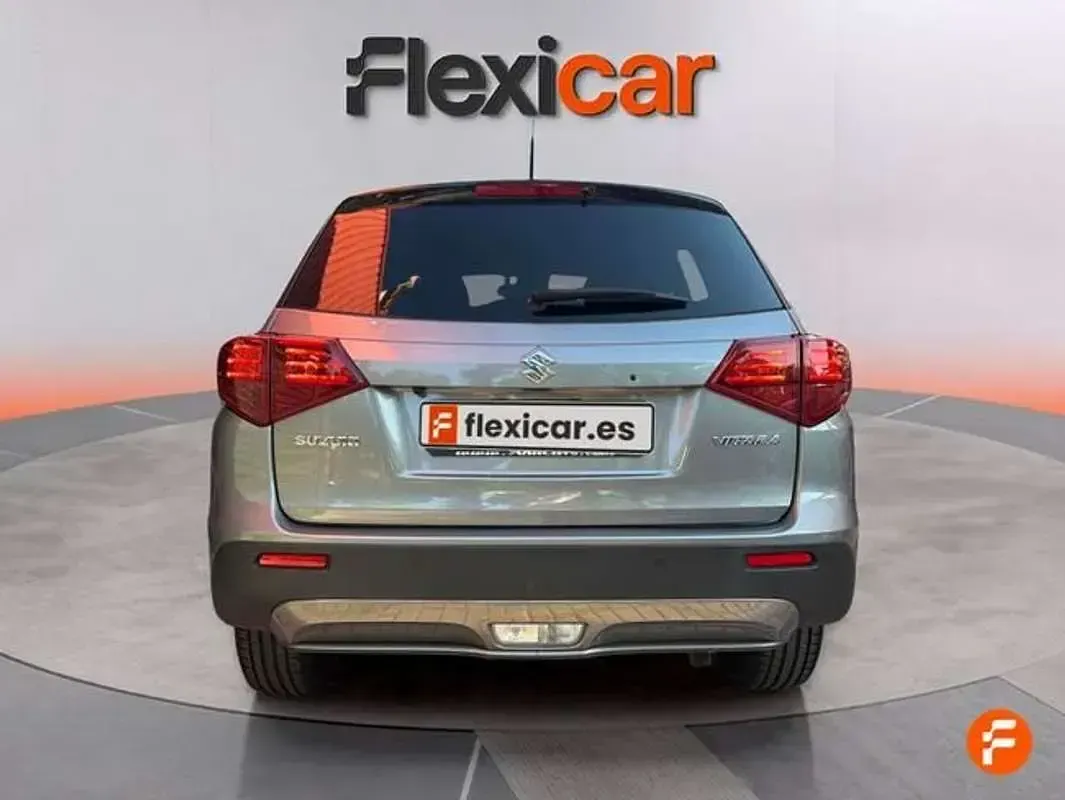 Usado Suzuki Vitara GLX 140 CV (102 kW) 2019 Gris SUV
