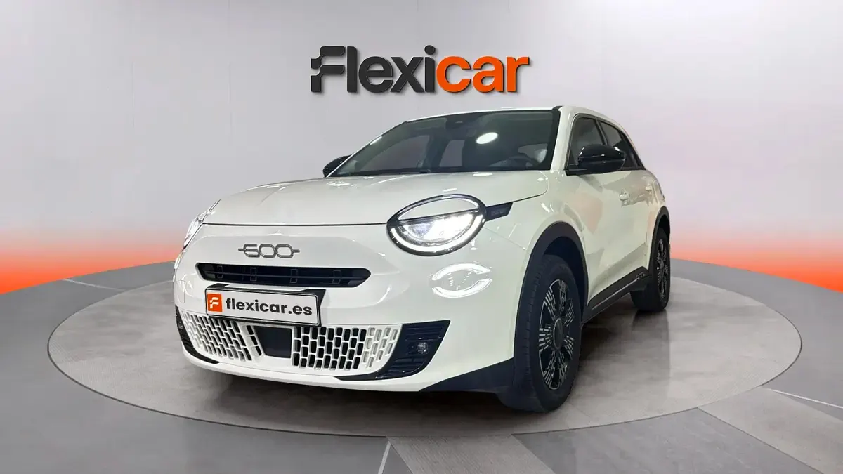 Usado Fiat 600 101 CV (74 kW) 2025 Blanco SUV