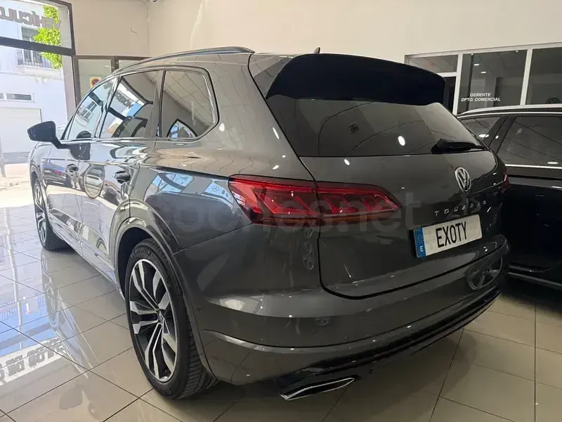 Usado VW Touareg Individual 421 CV (309 kW) 2020 Gris / plata SUV