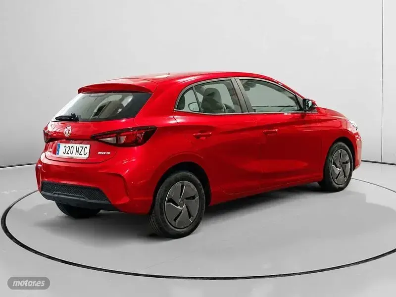 Usado MG MG3 116 CV (85 kW) 2025 Rojo Utilitario