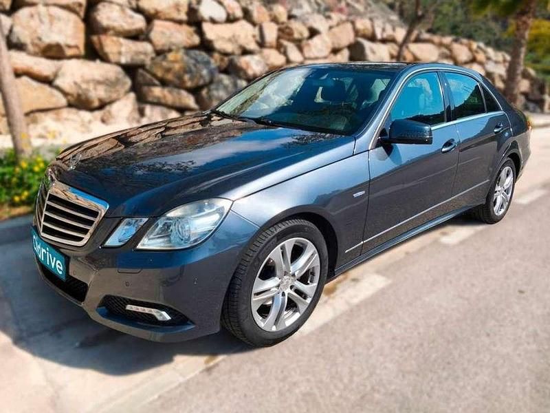 Usado Mercedes E200 Avantgarde 184 CV (135 kW) 2011 Gris Berlina