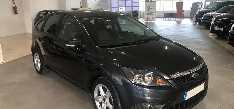 Azul / gris Usado 2010 Ford Focus Trend Berlina | 4500 € (Precio justo) - Imagen 1/4