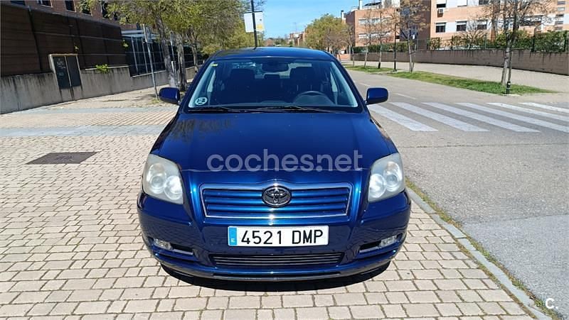 Usado Toyota Avensis Sol 116 CV (85 kW) 2005 Azul Berlina