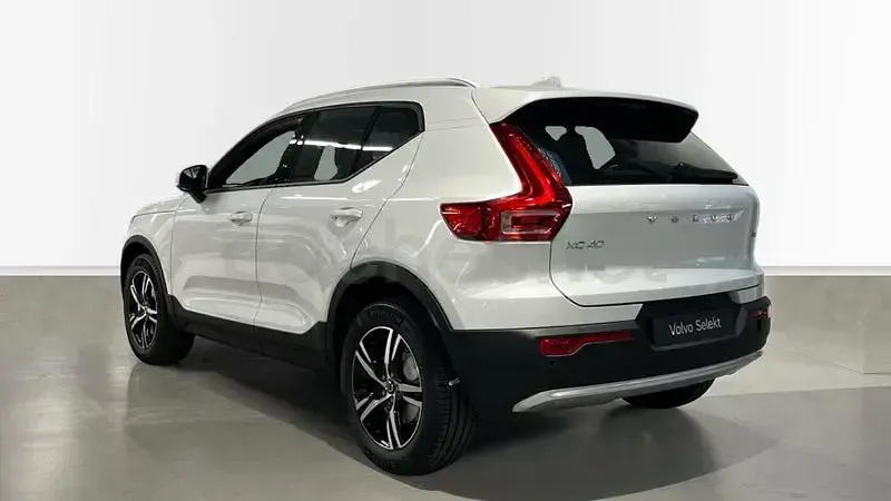 Nuevo Volvo XC40 Core 163 CV (119 kW) 2026 Blanco SUV