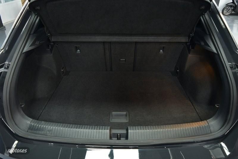 Usado VW T-Roc Sportline 190 CV (139 kW) 2021 Gris / plata SUV