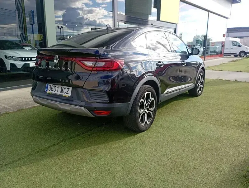 Usado Renault Arkana Techno 140 CV (102 kW) 2022 Negro SUV
