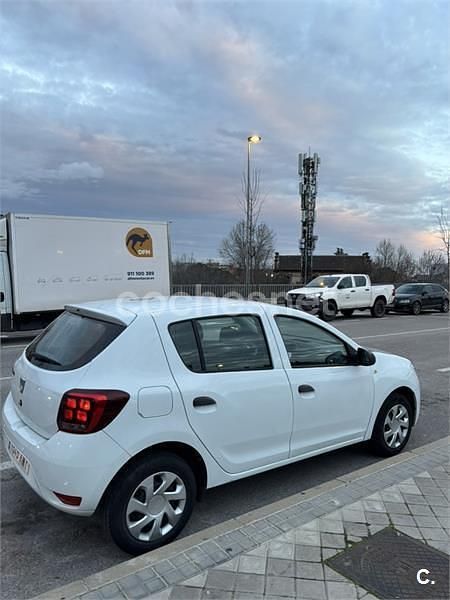 Usado Dacia Sandero Ambiance 73 CV (53 kW) 2018 Blanco Berlina
