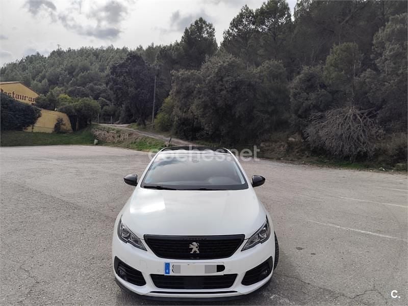 Usado Peugeot 308 Allure 130 CV (95 kW) 2021 Blanco Berlina