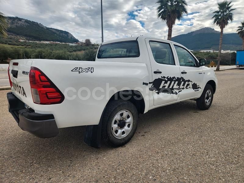 Usado Toyota HiLux 144 CV (105 kW) 2011 Blanco Recogida