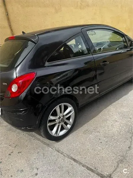 Usado Opel Corsa 70 CV (51 kW) 2006 Negro Utilitario