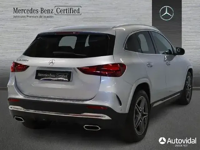 Nuevo Mercedes GLA200 163 CV (119 kW) 2026 Negro cosmos SUV