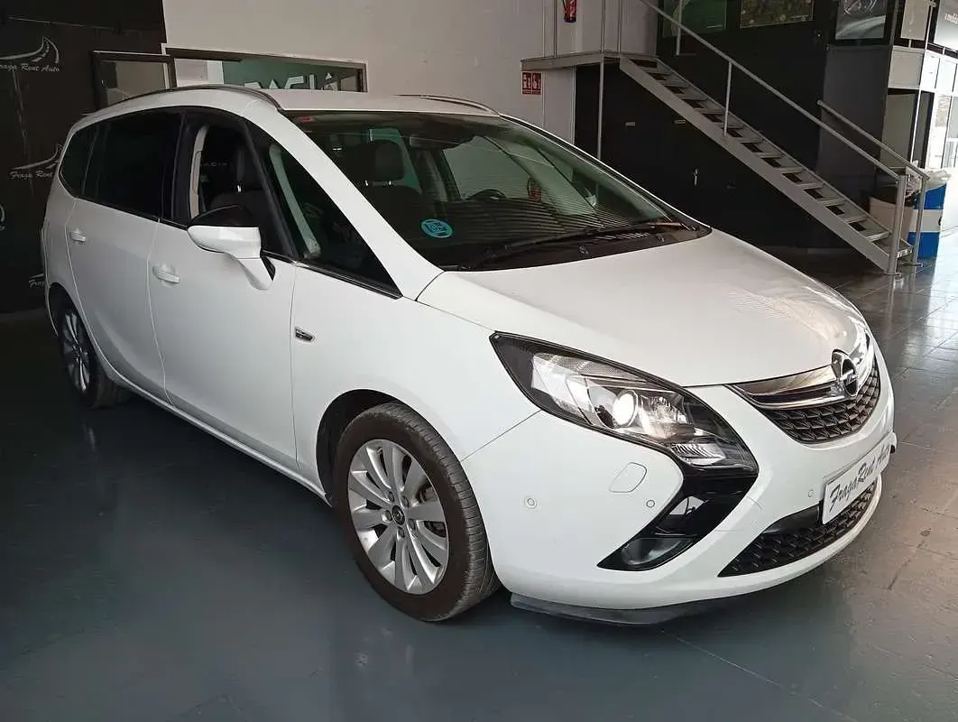 Usado Opel Zafira Tourer Selective 136 CV (100 kW) 2016 Monovolumen