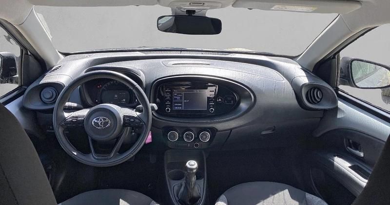Usado Toyota Aygo X Play 72 CV (52 kW) 2024 SUV