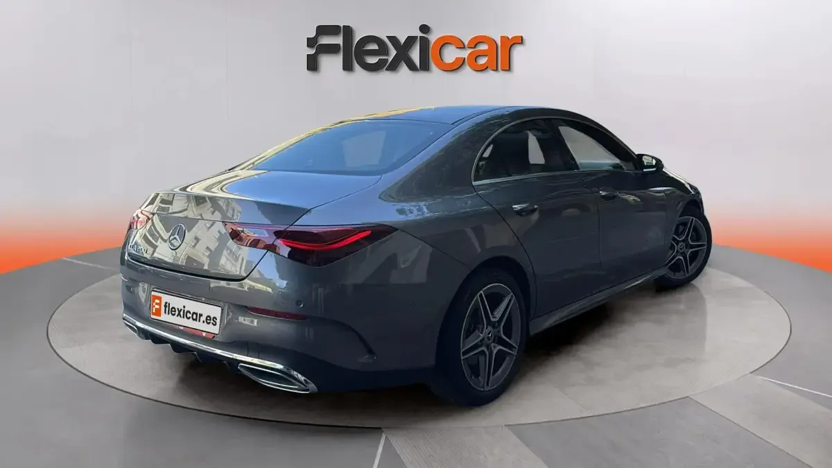 Usado Mercedes CLA200 163 CV (119 kW) 2024 Gris Coupe