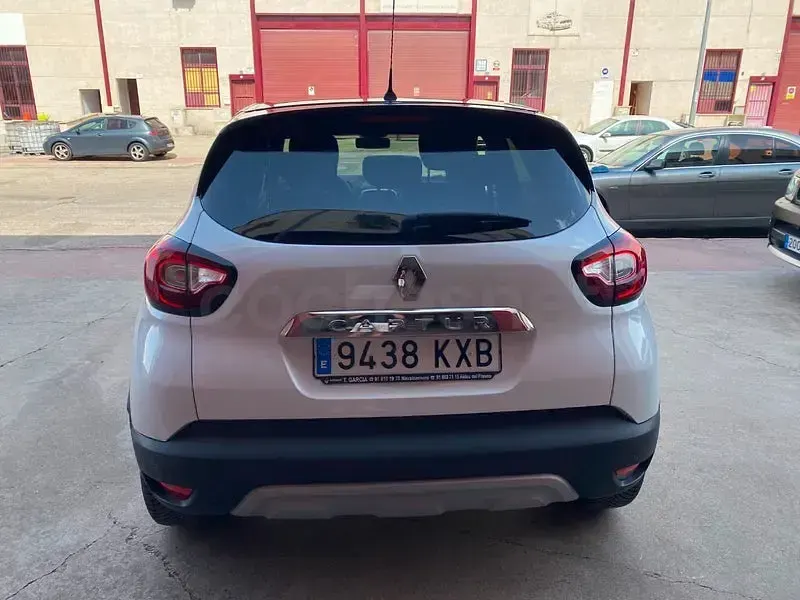Usado Renault Captur LIMITED 90 CV (66 kW) 2019 Blanco SUV