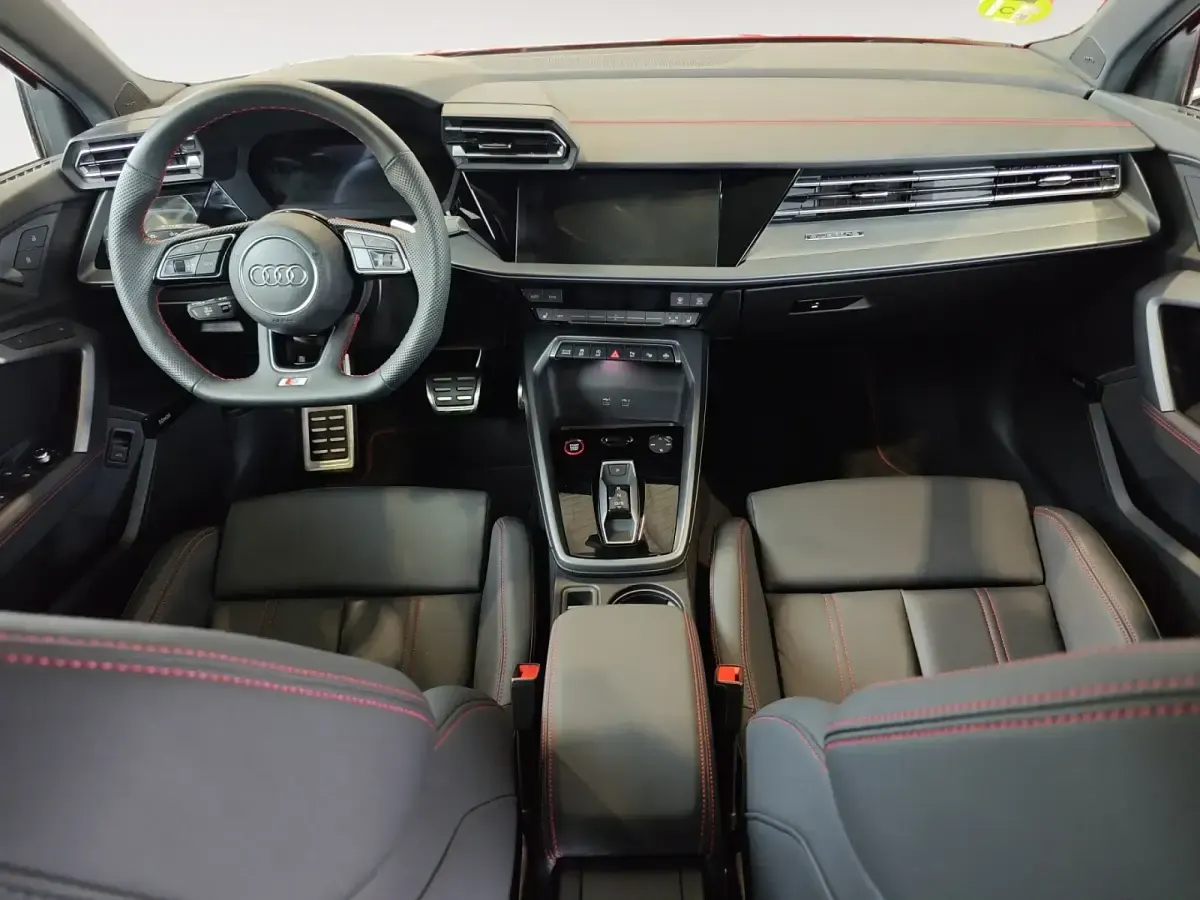 Usado Audi A3 333 CV (244 kW) 2025 Rojo