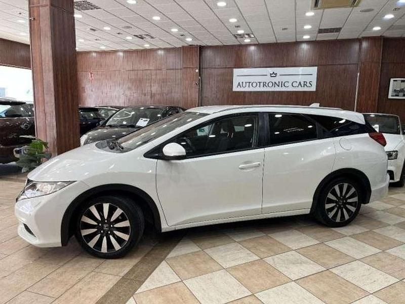 Usado Honda Civic Executive 120 CV (88 kW) 2014 Blanco Familiar
