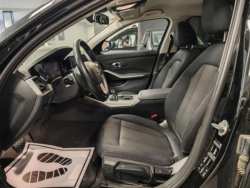 Usado BMW 320 Comfort Edition 190 CV (139 kW) 2021 Negro Familiar