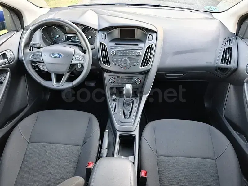 Usado Ford Focus Trend 125 CV (91 kW) 2017 Azul Berlina