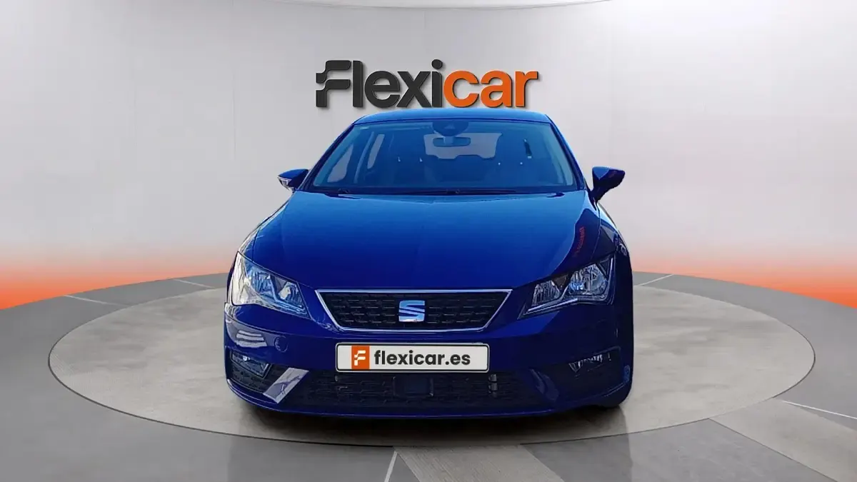 Usado Seat Leon Style 130 CV (95 kW) 2020 Azul Berlina