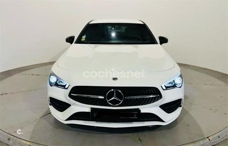 Usado Mercedes CLA200 Shooting Brake 150 CV (110 kW) 2023 Blanco Familiar